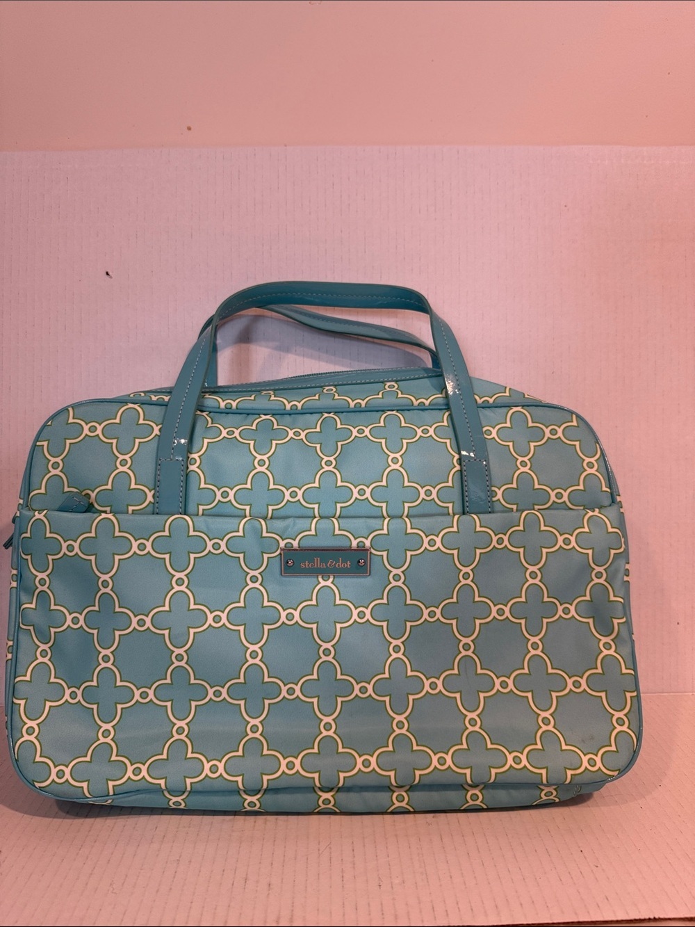 New w/o Tags - Stella & Dot Teal and Cream Geometric Cosmetic Jewelry Laptop Bag
